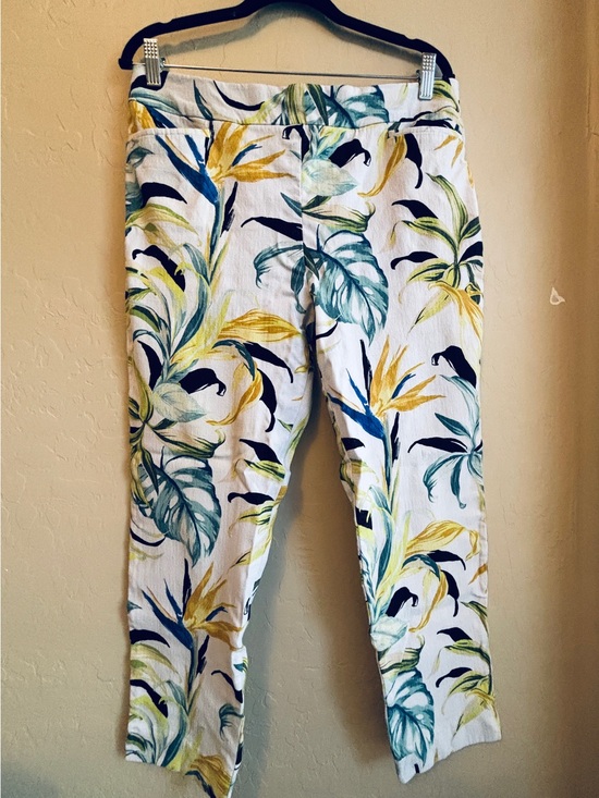 Chico's Pants - Chico's Leaf-Print Cropped Pants - White, Green & Blue Chico’s Size 2